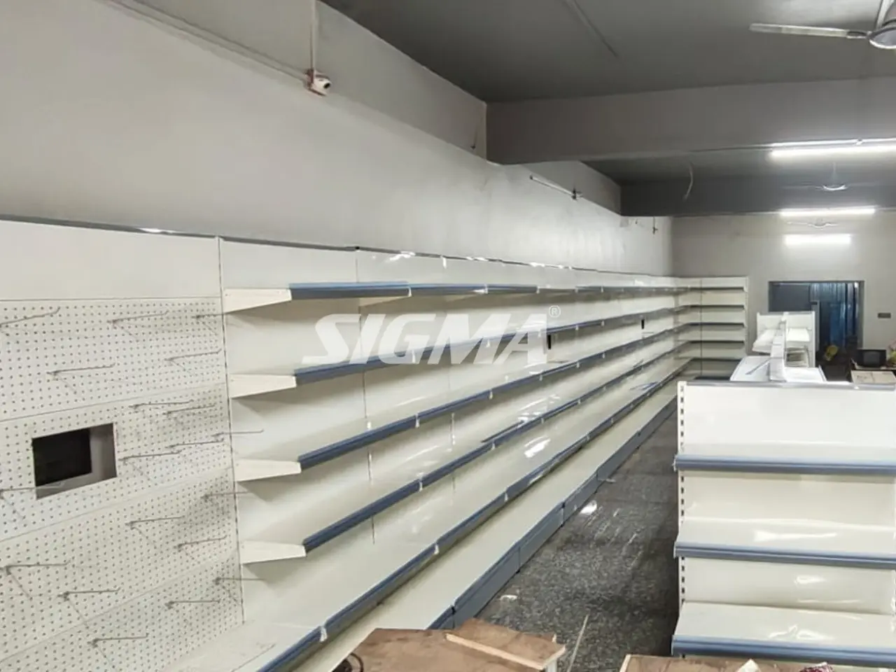 210881420_perforated display rackMP.webp